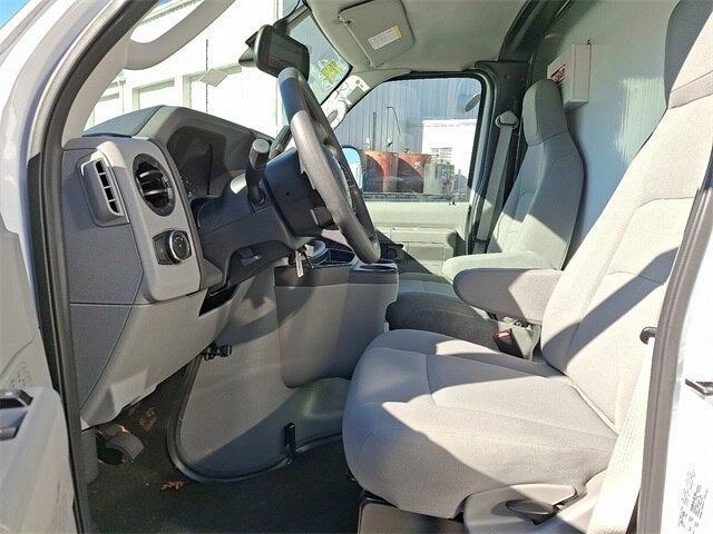 2024 Ford E-450SD 14' BOX TRUCK DRW