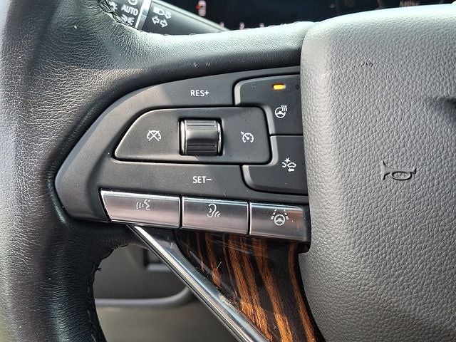 2023 Cadillac Escalade ESV Premium