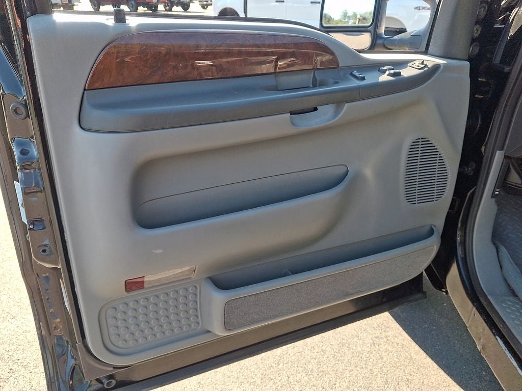 2002 Ford F-350SD Lariat 162 WB