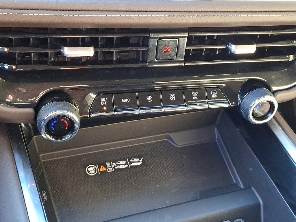 2025 Chevrolet Suburban LT