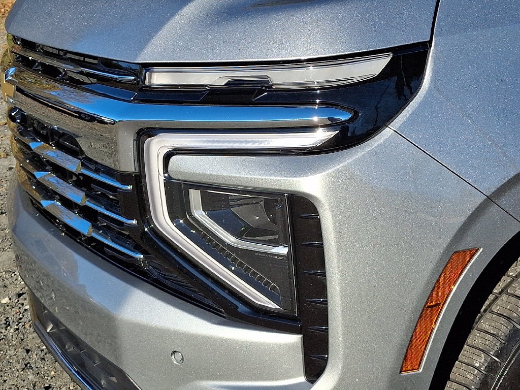 2025 Chevrolet Suburban LT
