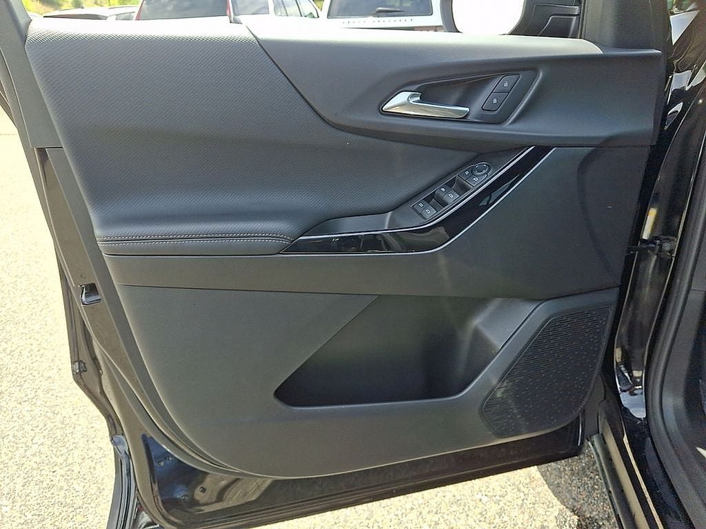 2025 Chevrolet Equinox LT - Photo 12