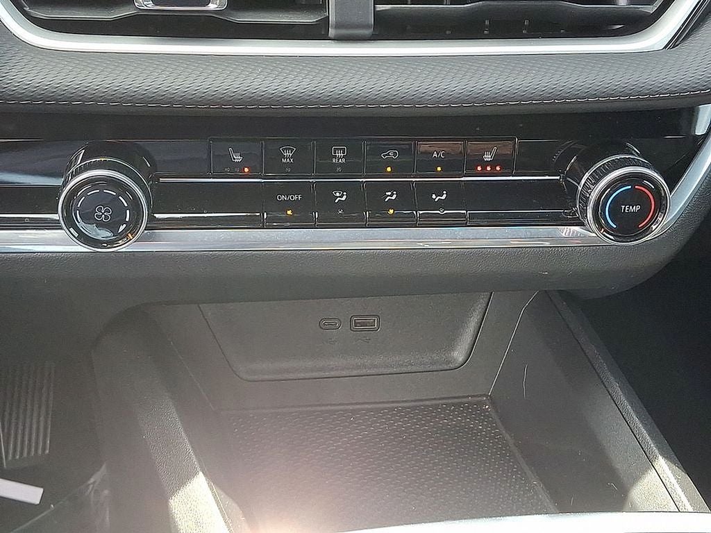 2025 Chevrolet Equinox LT - Photo 15
