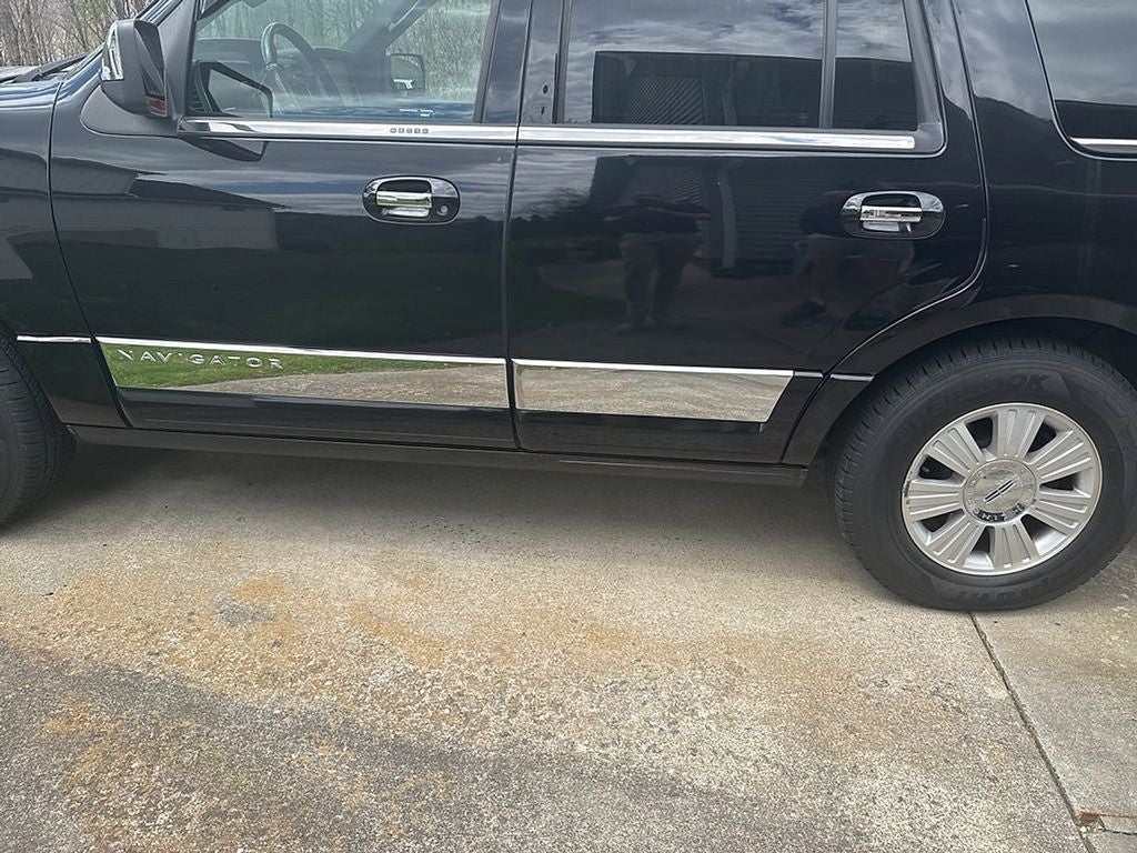 2009 Lincoln Navigator Base