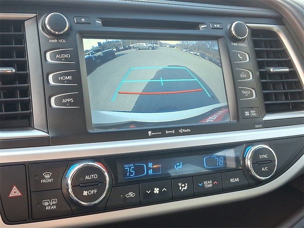 2017 Toyota Highlander SE