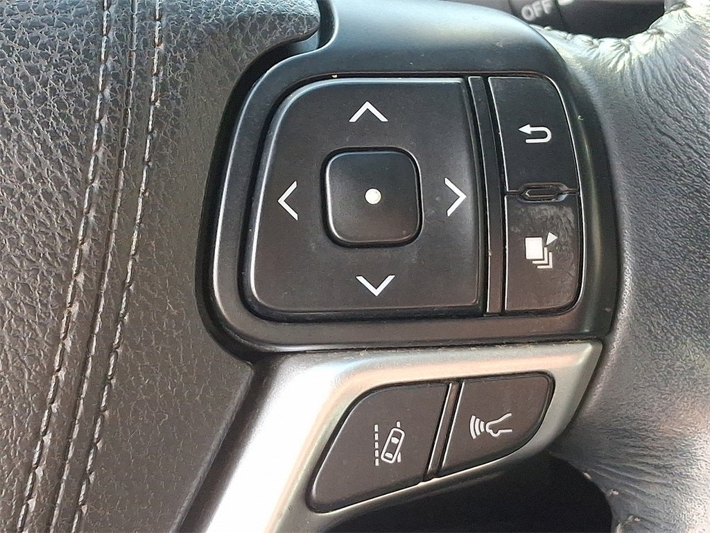 2017 Toyota Highlander SE