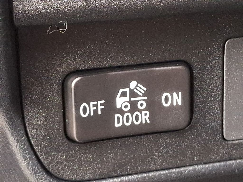 2018 Toyota Tacoma SR V6