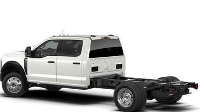 2026 Ford Chassis Cab F-450® LARIAT®