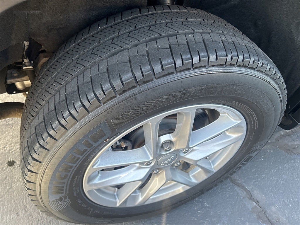 2022 Jeep Grand Cherokee L Laredo 4x4