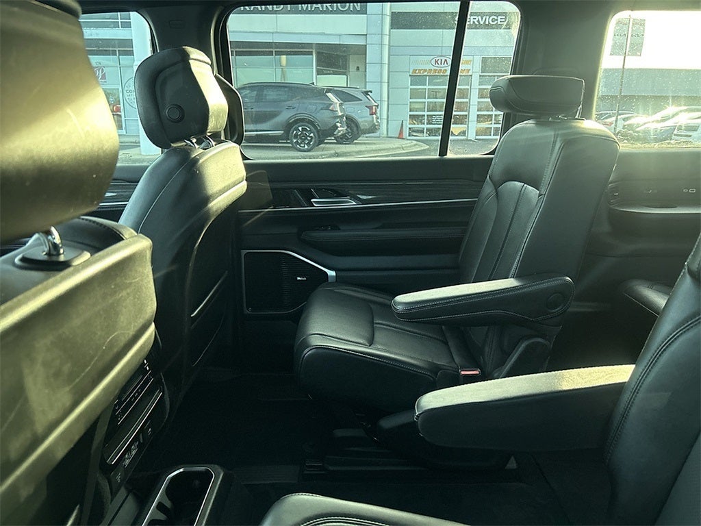 2022 Jeep Wagoneer Series III 4x4