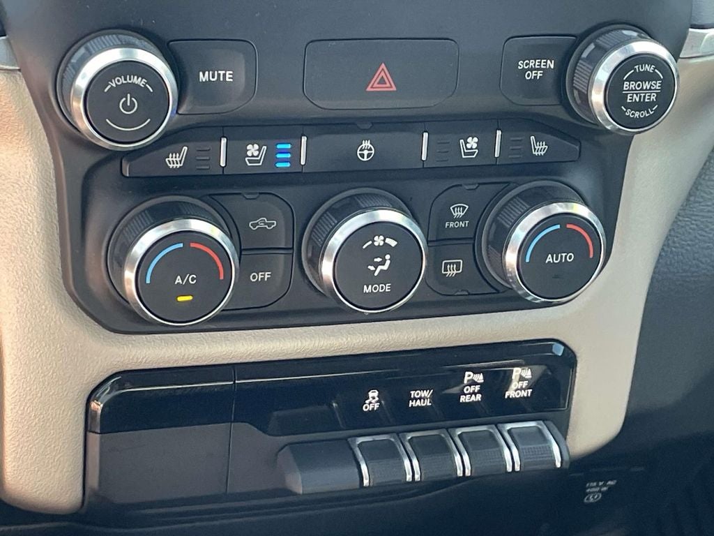 2021 RAM 1500 Laramie Crew Cab 4x4 5'7' Box