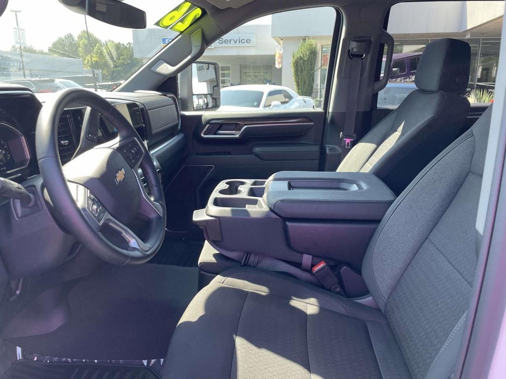 2026 Chevrolet Silverado 3500HD Crew Cab, Long Bed, LT Dual Rear Wheel, RWD