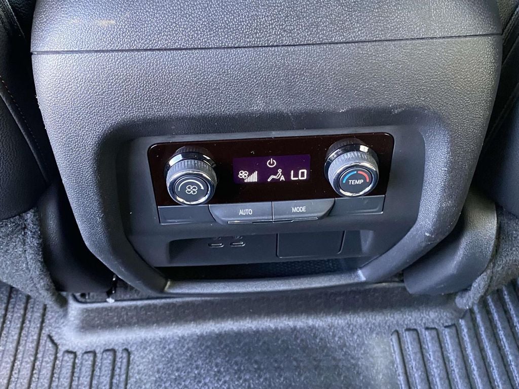 2025 Chevrolet Traverse FWD LT