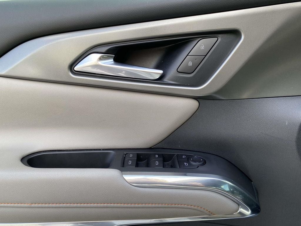 2025 Chevrolet Traverse FWD LT