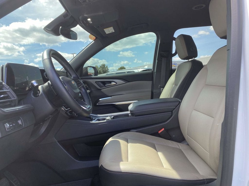 2025 Chevrolet Traverse FWD LT