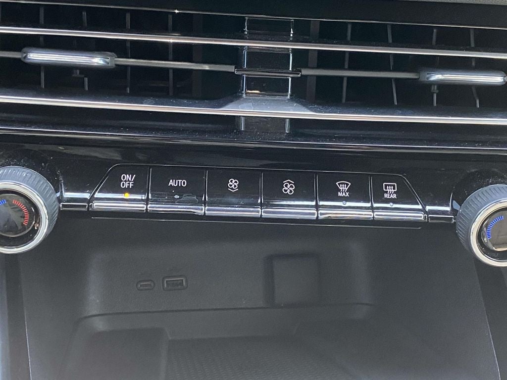 2025 Chevrolet Traverse FWD LT