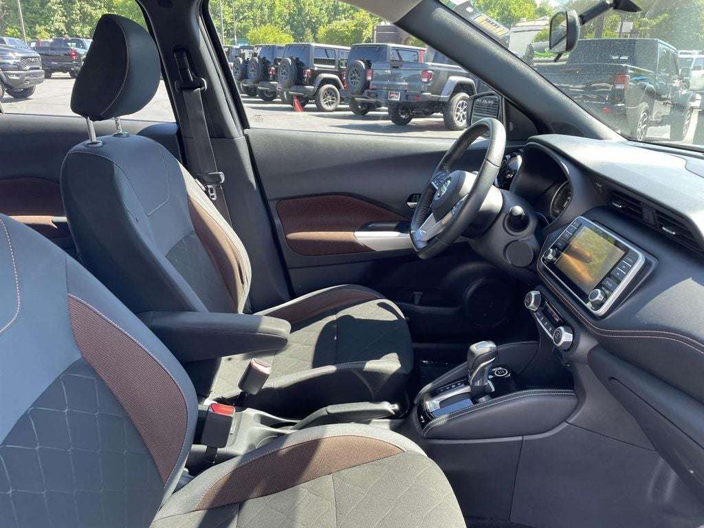 2019 Nissan Kicks SR