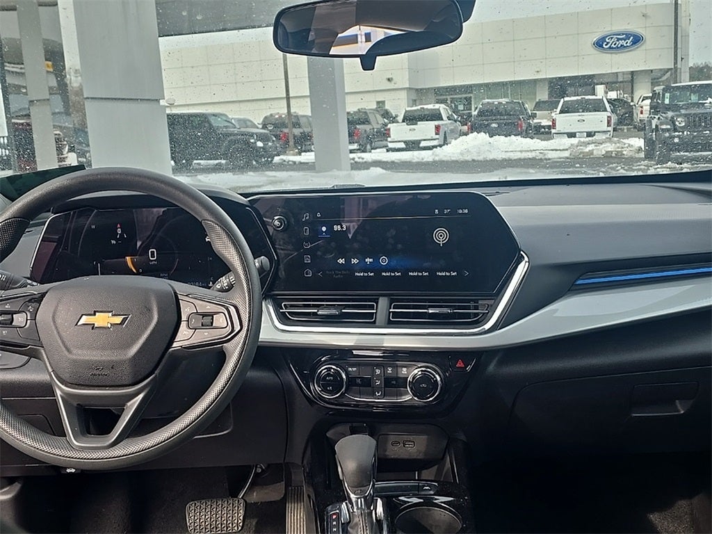 2025 Chevrolet Trax FWD LT