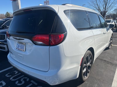 2020 Chrysler Pacifica Touring L