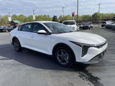 2026 Kia K4 LXS