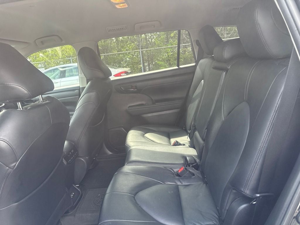 2022 Toyota Highlander L