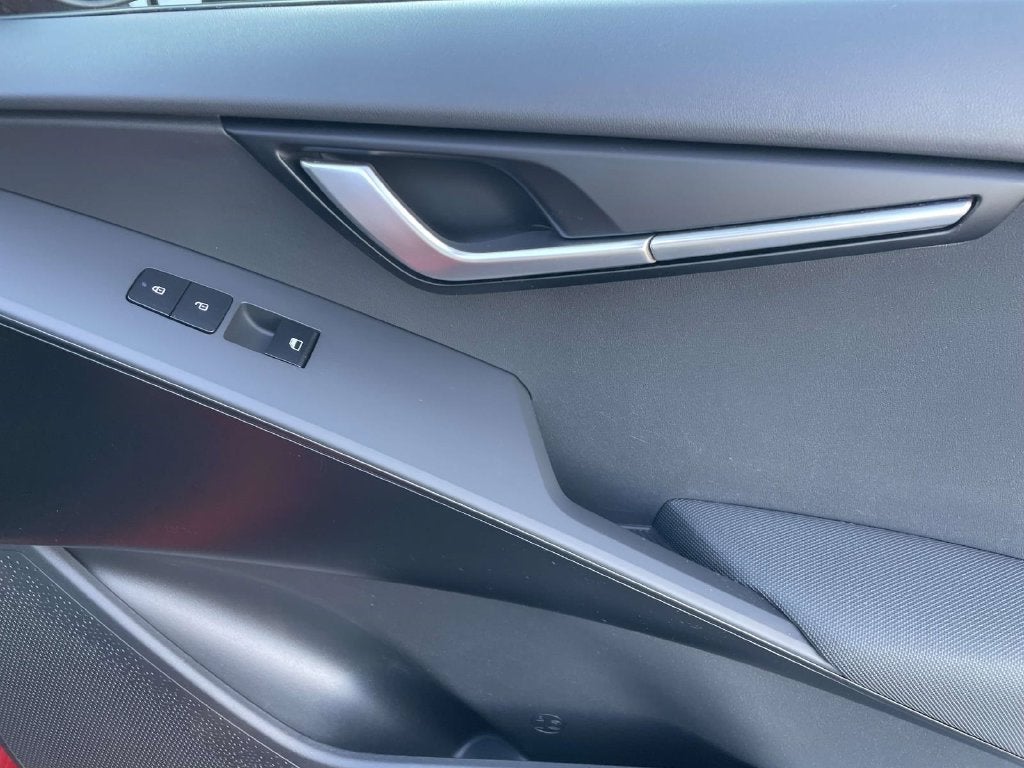 2025 Kia Niro LX