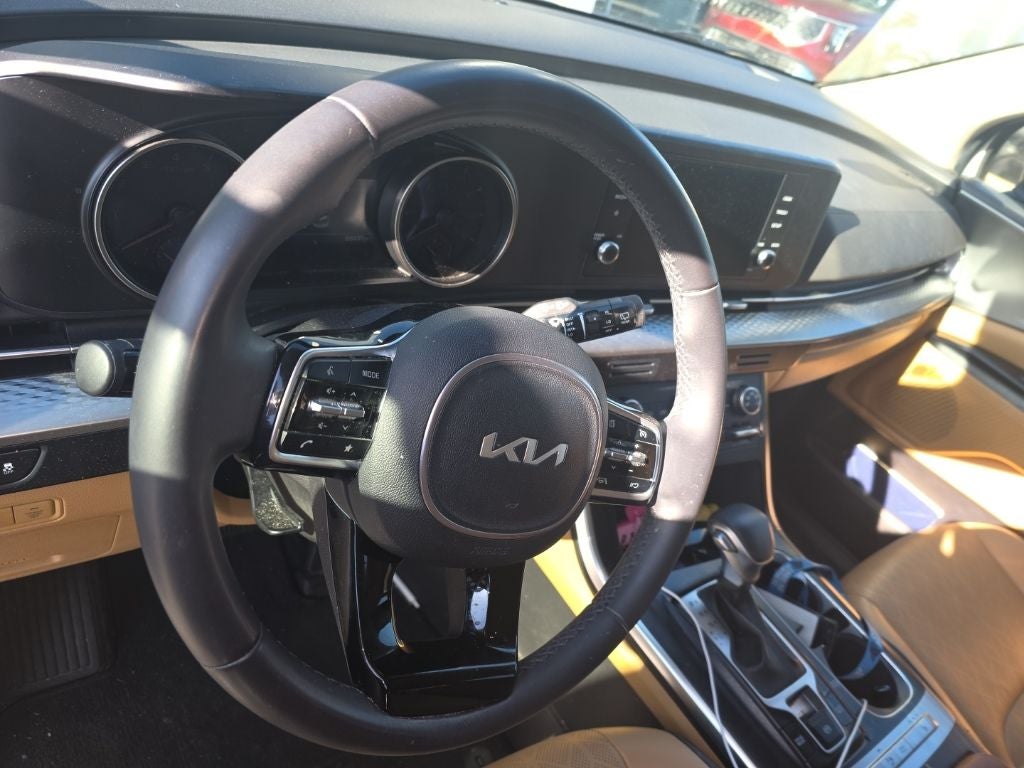 2024 Kia Carnival LX