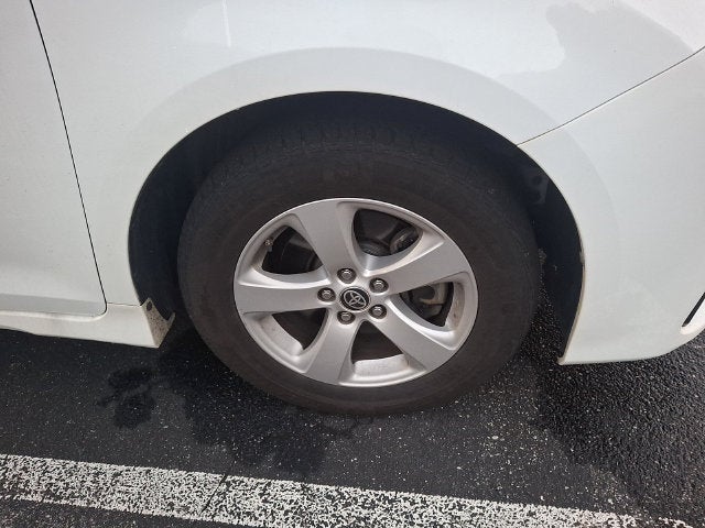 2020 Toyota Sienna LE 8 Passenger