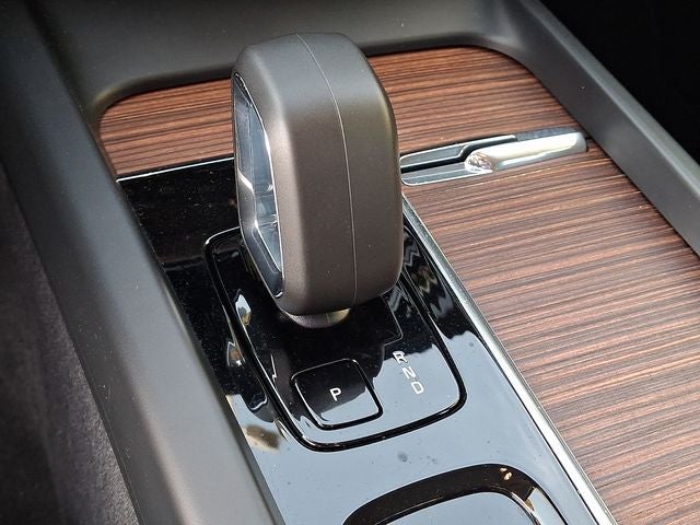 2024 Volvo S60 B5 Plus Dark Theme