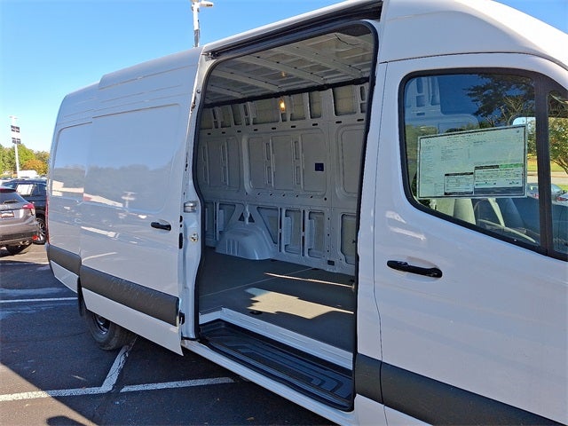 2025 Mercedes-Benz Sprinter 2500 Cargo 170 WB High Roof