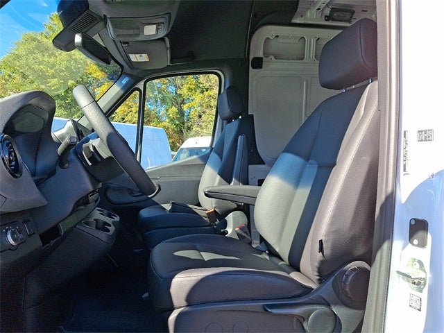 2025 Mercedes-Benz Sprinter 2500 Cargo 170 WB High Roof