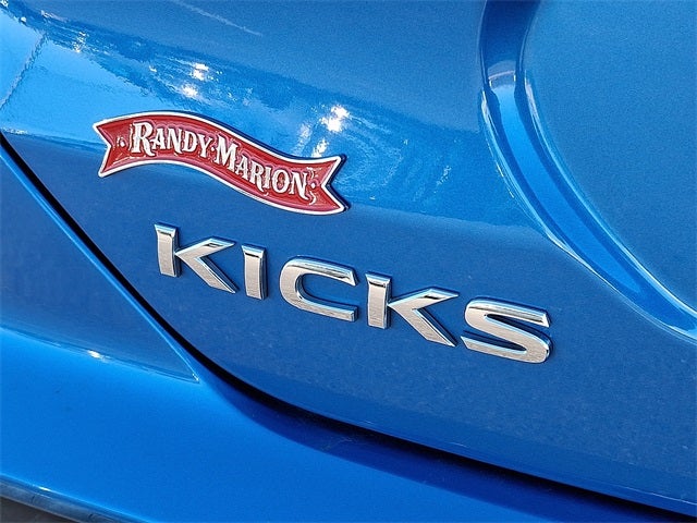 2021 Nissan Kicks SR