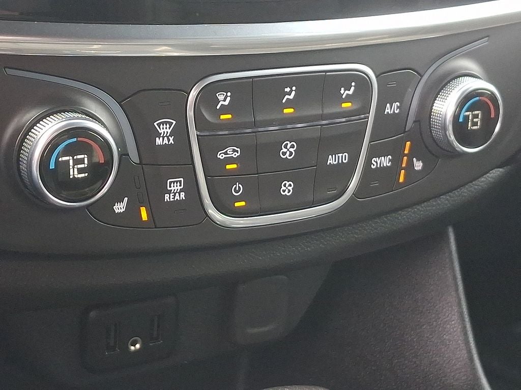 2022 Chevrolet Traverse LT Leather