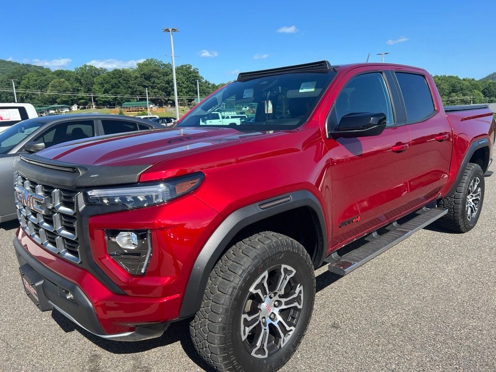 2023 GMC Canyon 4WD AT4 Crew Cab Short Box's photo