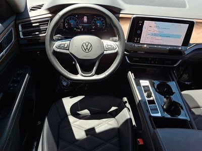 2025 Volkswagen Atlas 2.0T SE w/Technology