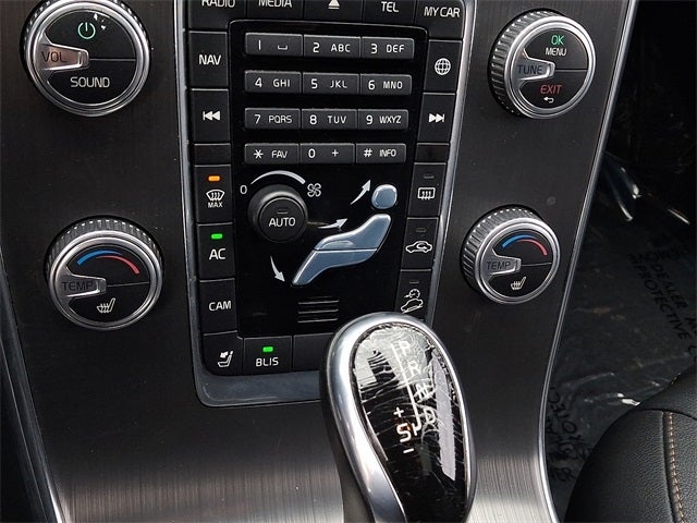 2016 Volvo V60 Cross Country T5