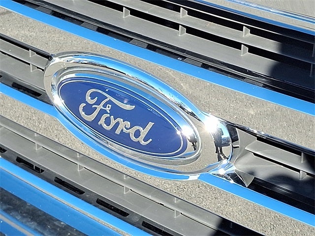 2022 Ford E-350SD Base Cutaway