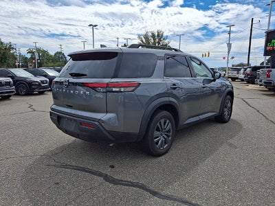 2025 Nissan Pathfinder SV