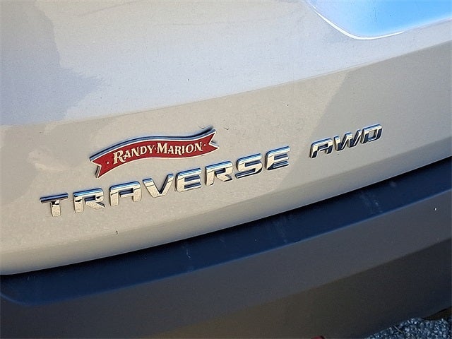 2022 Chevrolet Traverse LT Leather