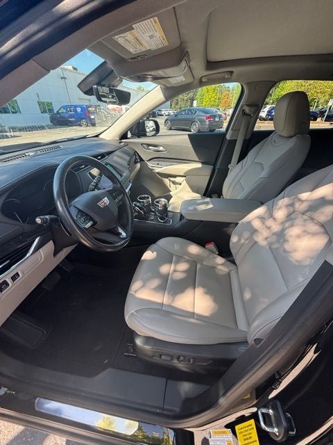 2023 Cadillac XT4 FWD Premium Luxury