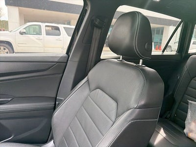 2025 Volkswagen Atlas Cross Sport 2.0T SEL R-Line Black