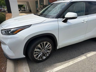 2022 Toyota Highlander Platinum