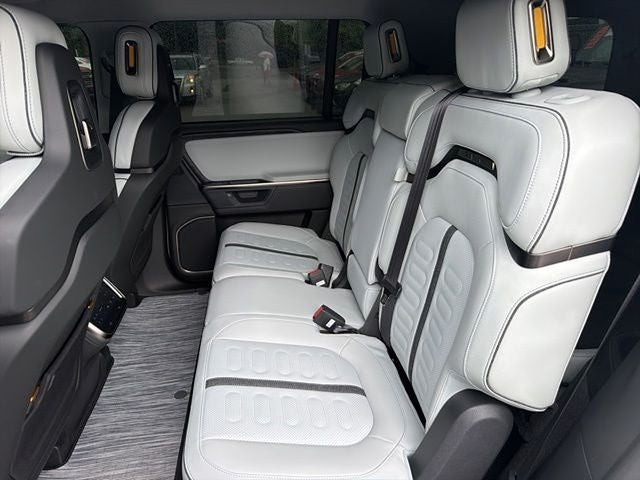 2025 Rivian R1S Adventure Dual Motor Standard Pack