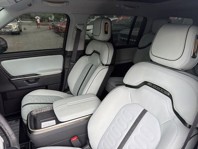 2025 Rivian R1S Adventure Dual Motor Standard Pack