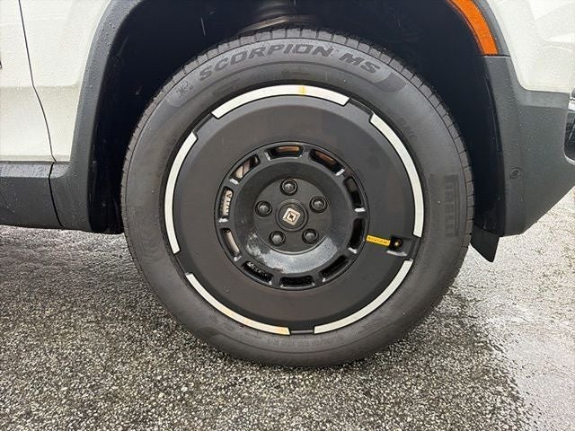 2025 Rivian R1S Adventure Dual Motor Standard Pack