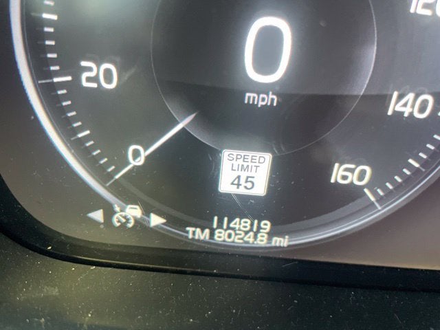 2019 Volvo XC90 Momentum