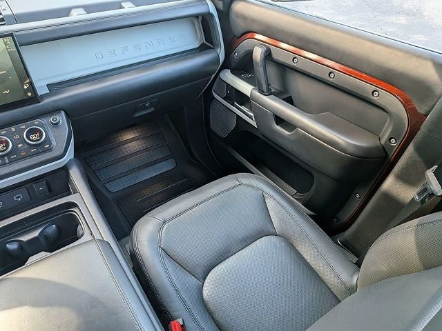 2023 Land Rover Defender 130 SE