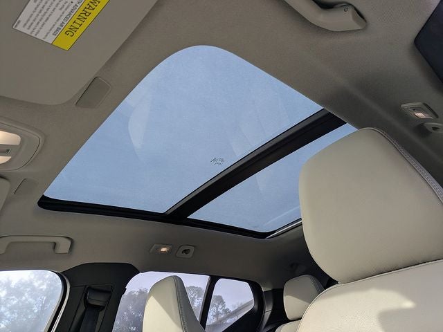 2023 Volvo XC40 B5 Plus Dark Theme