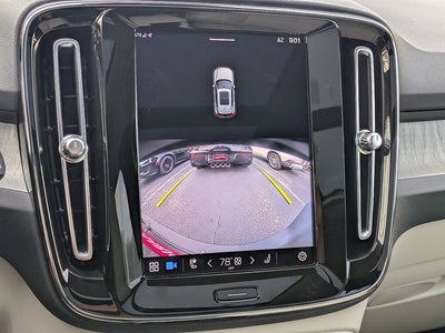 2023 Volvo XC40 B5 Plus Dark Theme