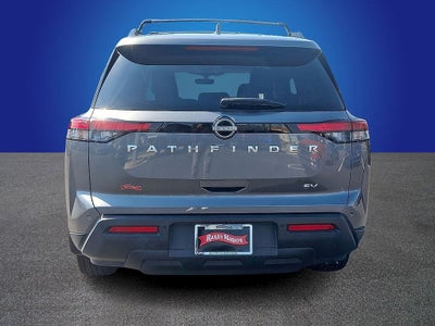 2022 Nissan Pathfinder SV